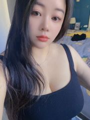 身材凹凸有致胸部天然饱满